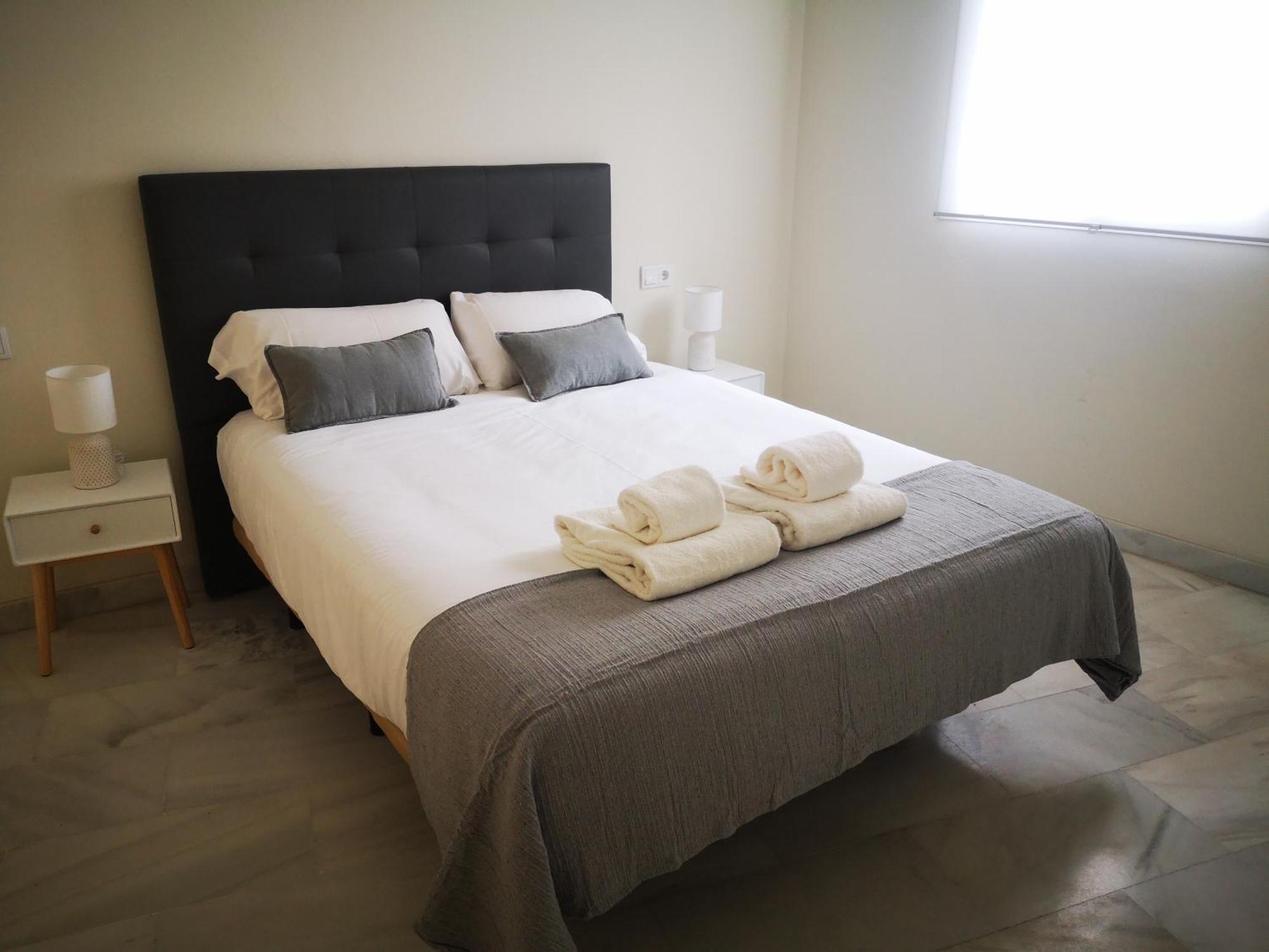 Charming Bright Apartment With Balconies On Cuesta Del Rosario Sevilla Eksteriør billede